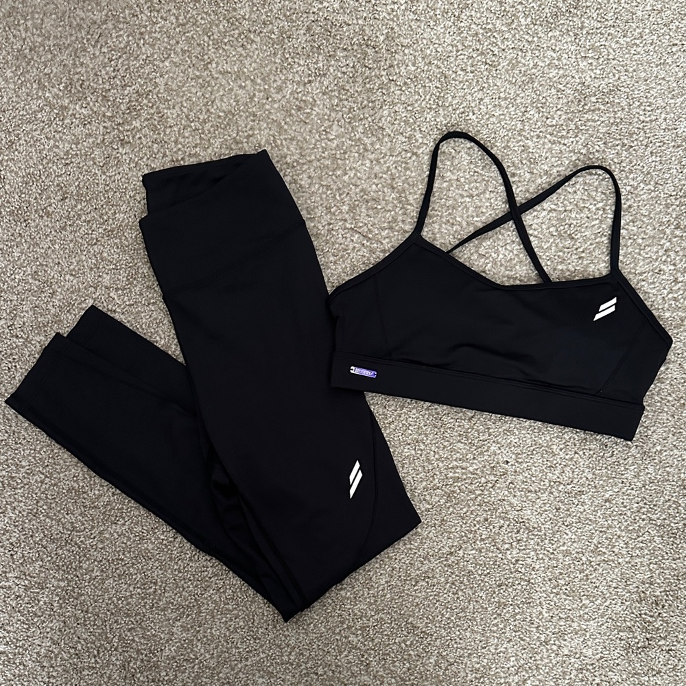 DOYOUEVEN Black Sports Bra and Leggings Set